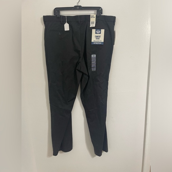 NWT Dockers Signature Khakis, Relaxed Fit | Size: 42x34 - Picture 3 of 5